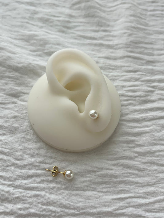 Pearls studs