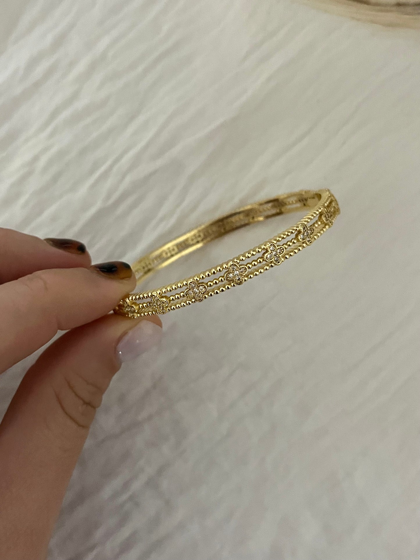 Clover bangle